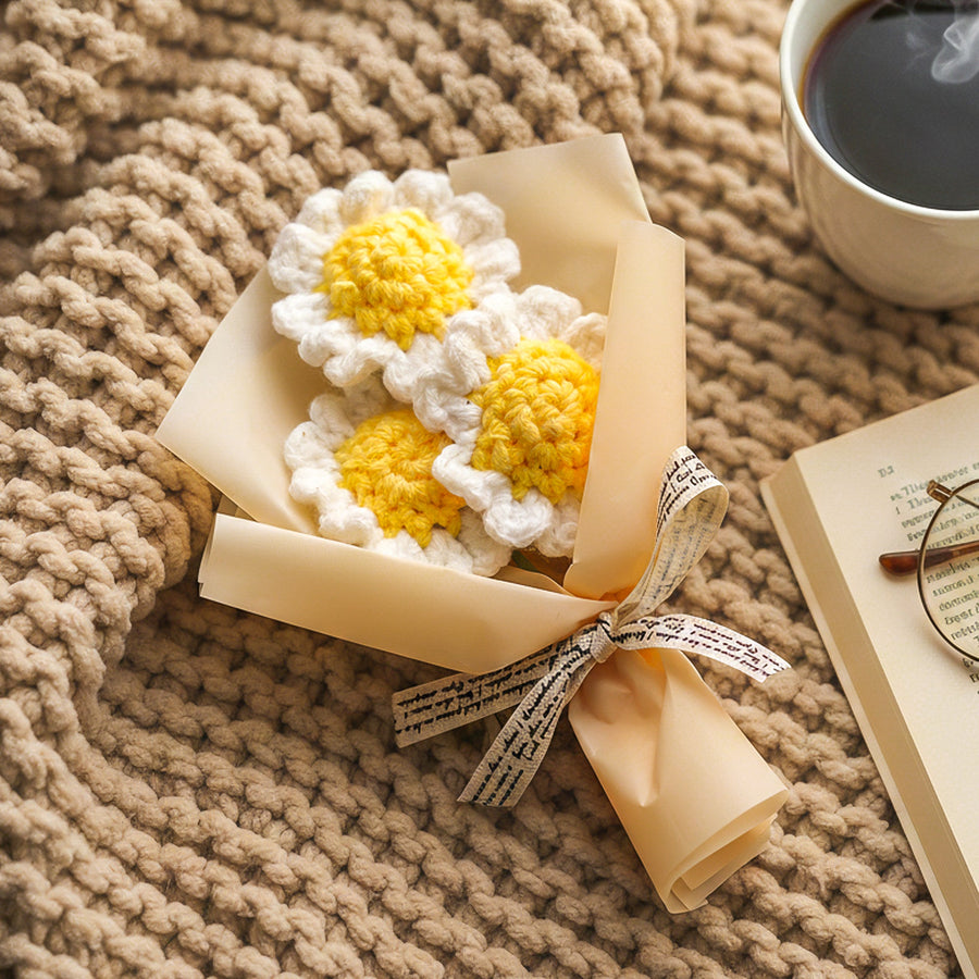 JH Gallery Crochet Bouquet Small - Daisy (with box)