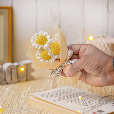 JH Gallery Crochet Bouquet Small - Daisy (with box)